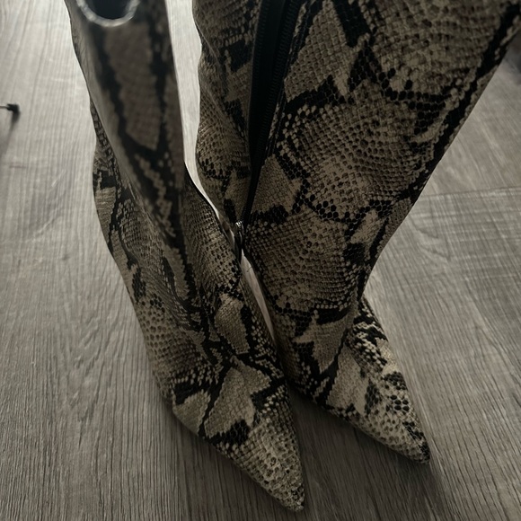 Schutz Mary Snake Embossed leather Short Boots - Picture 2 of 4